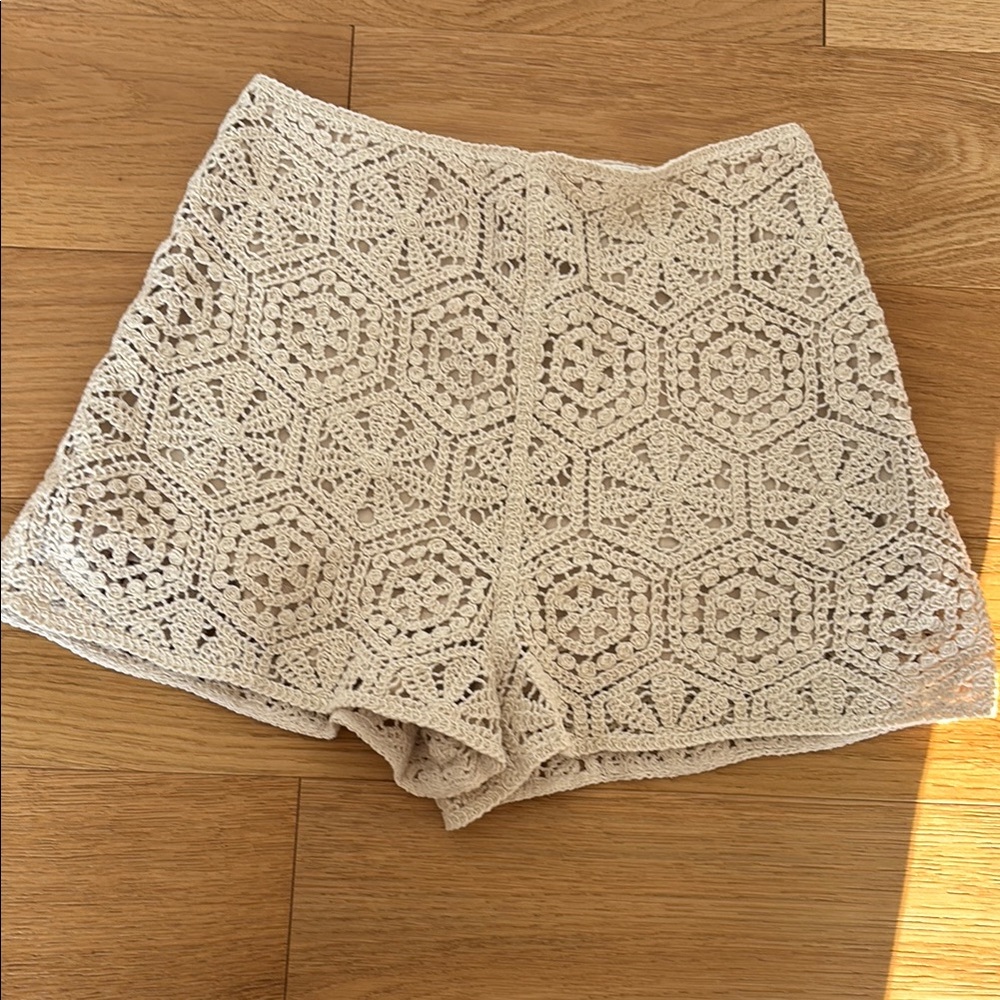 H&M Cream High Waist Lace Shorts